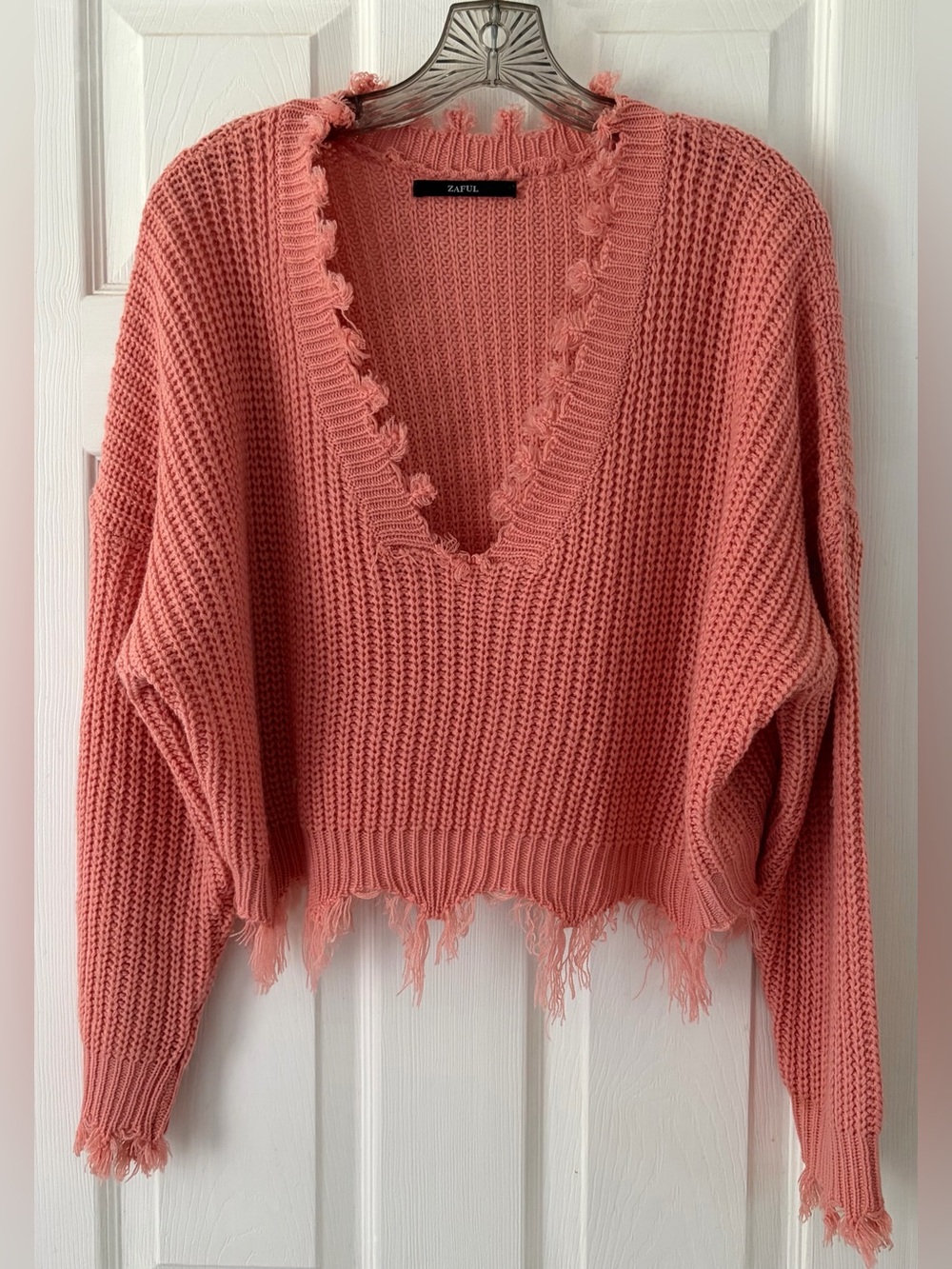 Zaful Coral Pink Distressed V-Neck Cropped Sweater